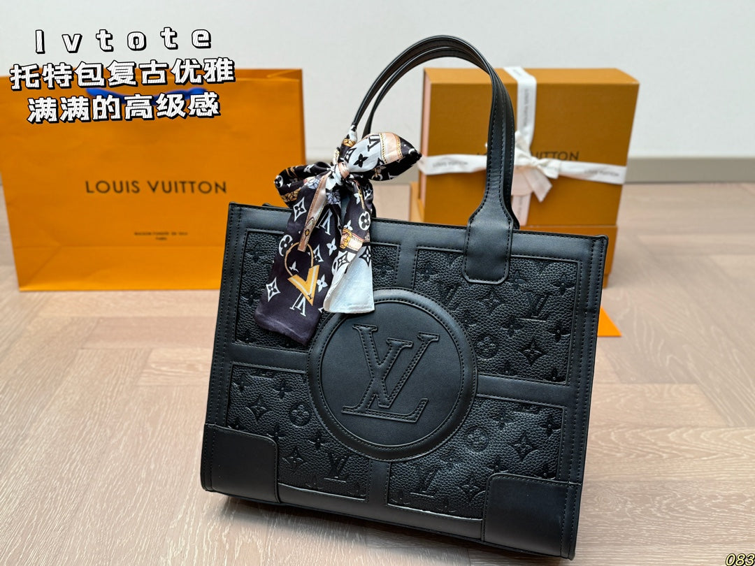 Louis new arrival tote bag size: 34*27 cm
