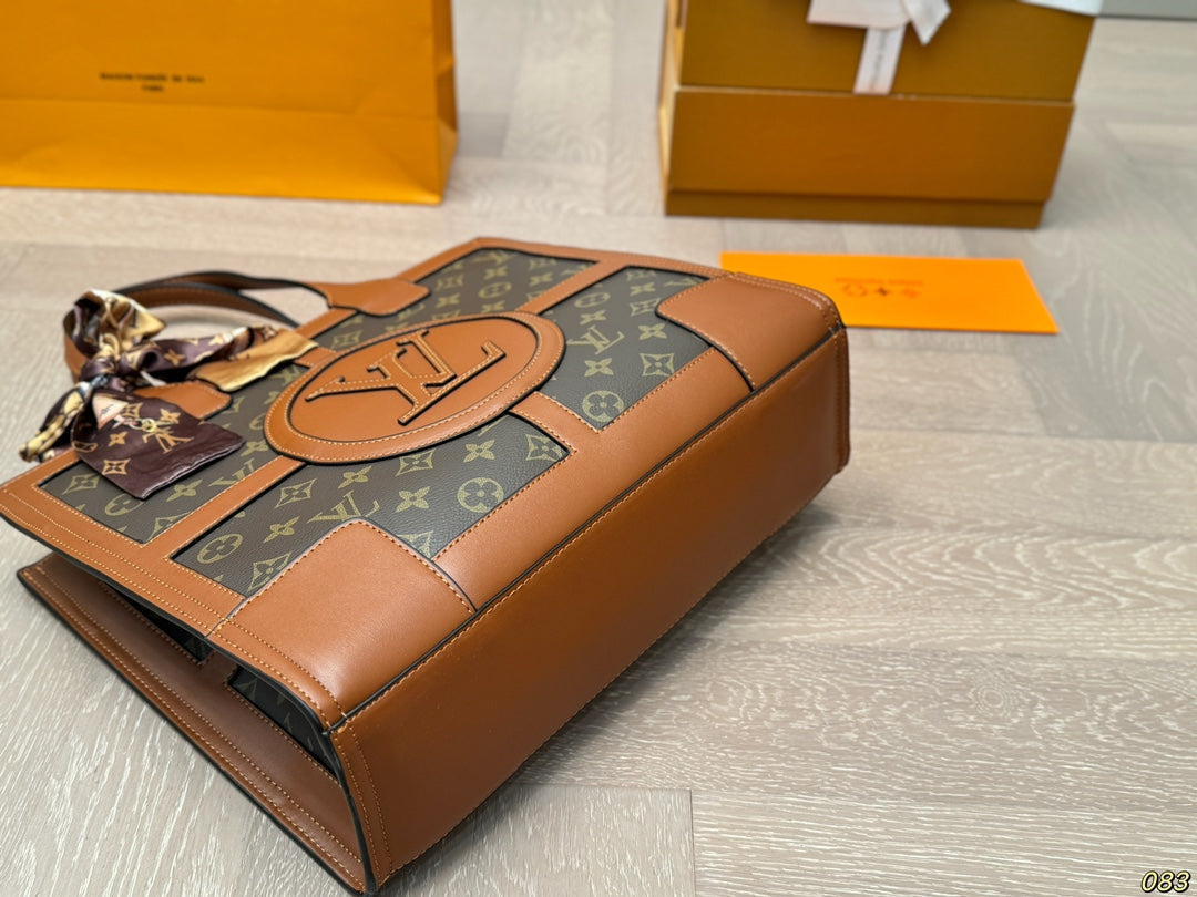 Louis new arrival tote bag size: 34*27 cm