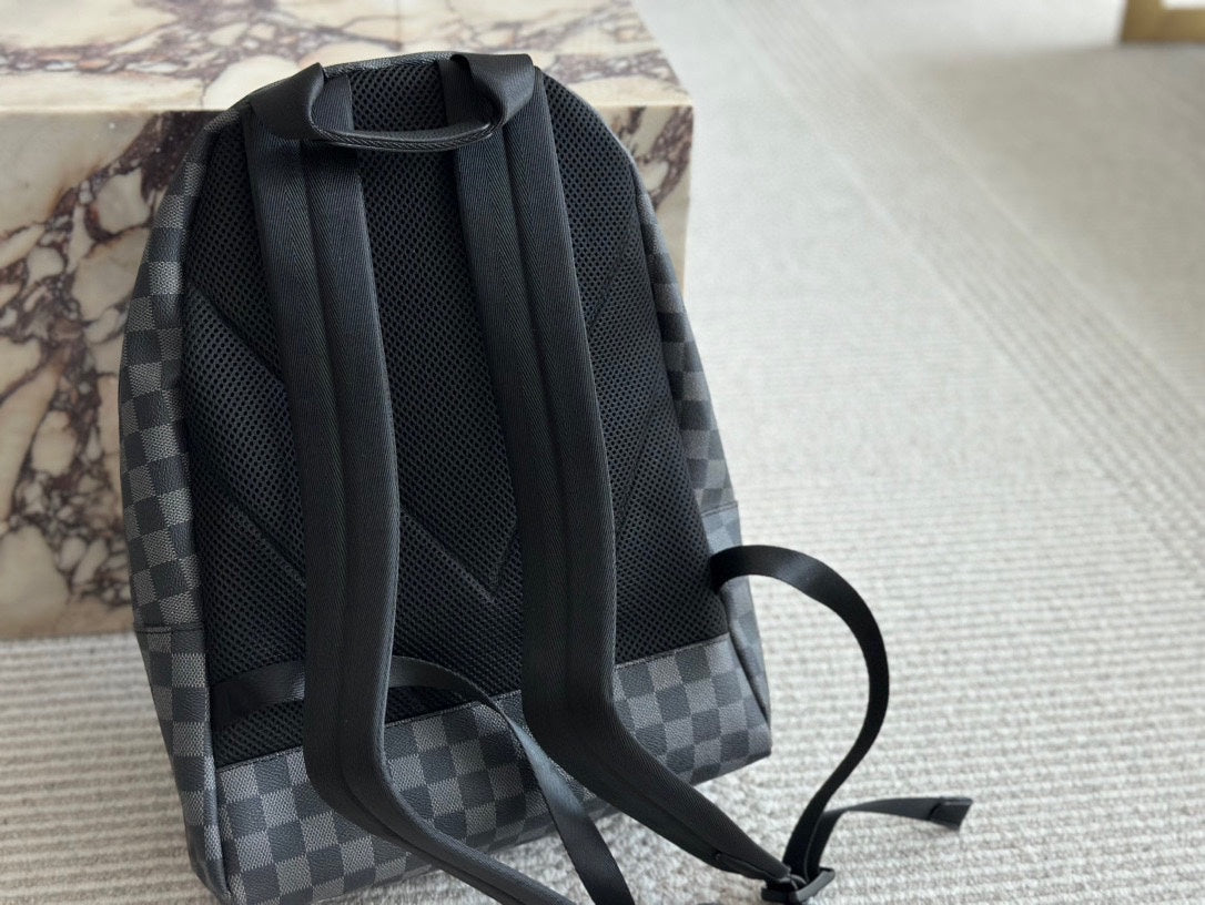 Louis new arrival men backpack bag 008 size :36*28cm