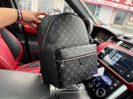 Louis new arrival Discovery men backpack bag size：31*41*17 cm