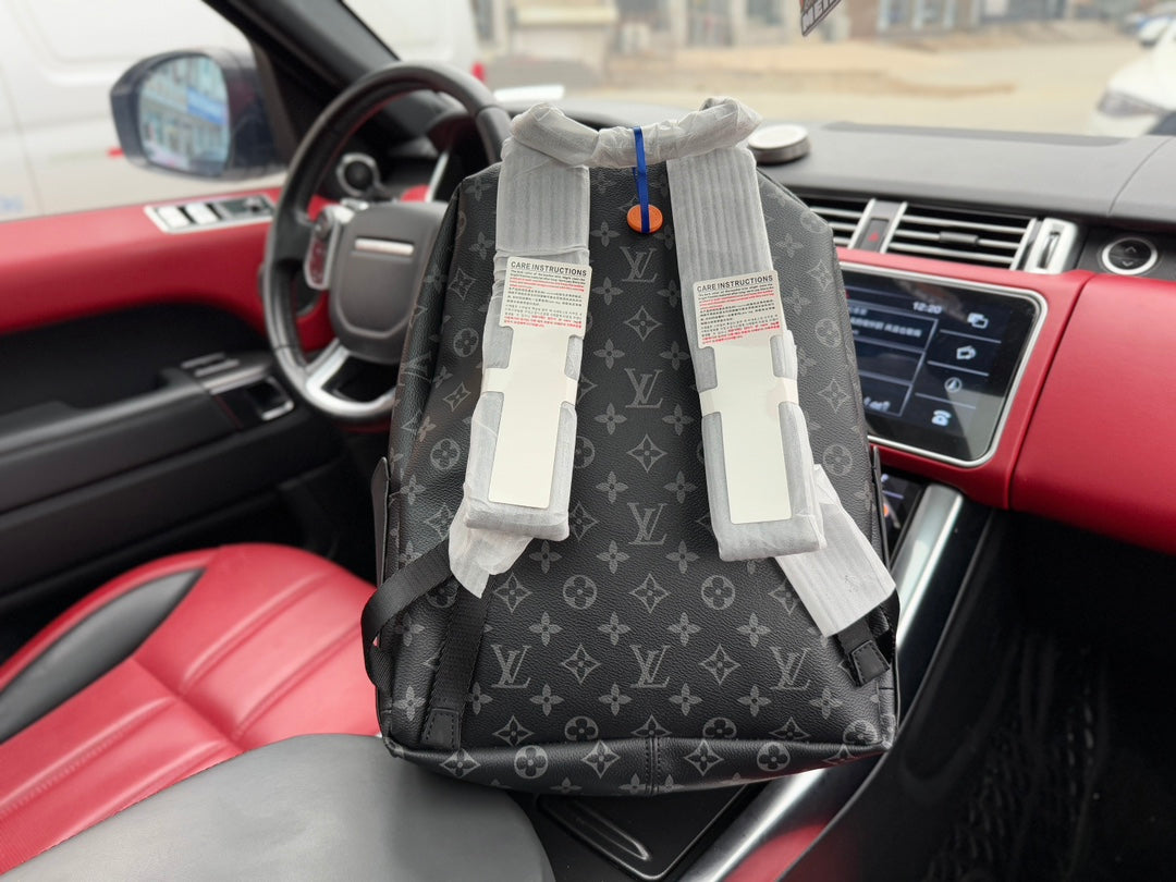 Louis new arrival Discovery men backpack bag size：31*41*17 cm