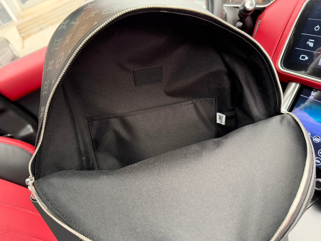 Louis new arrival Discovery men backpack bag size：31*41*17 cm