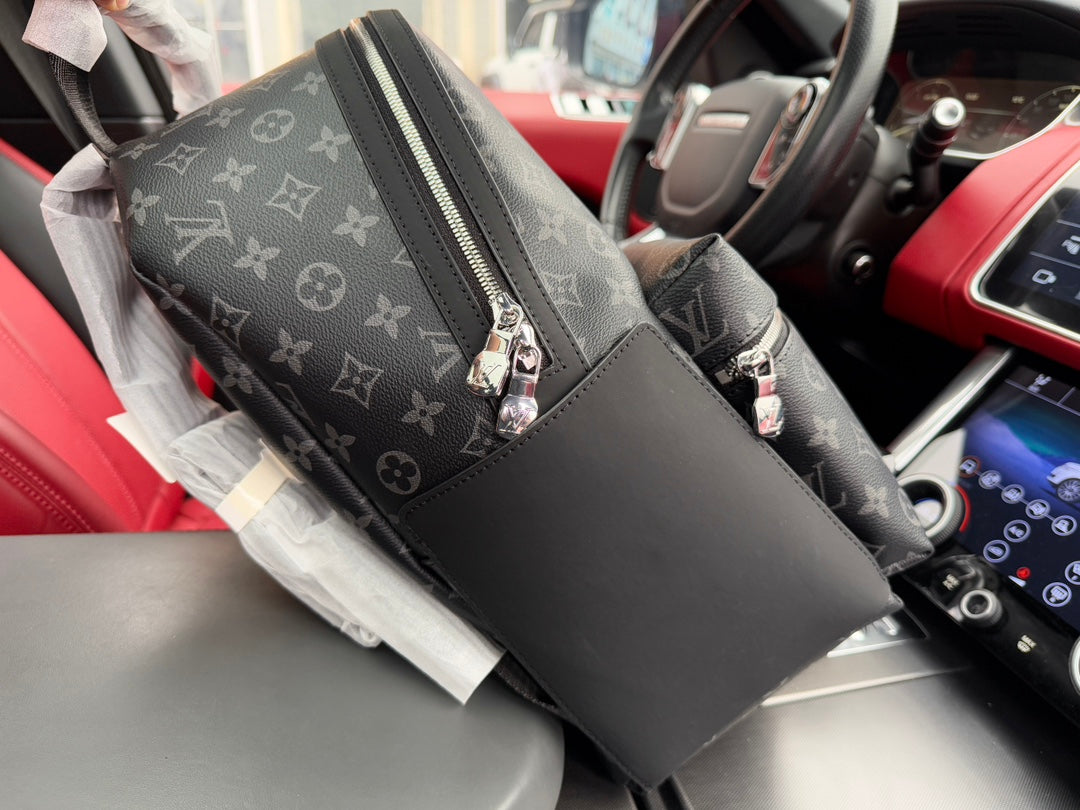 Louis new arrival Discovery men backpack bag size：31*41*17 cm