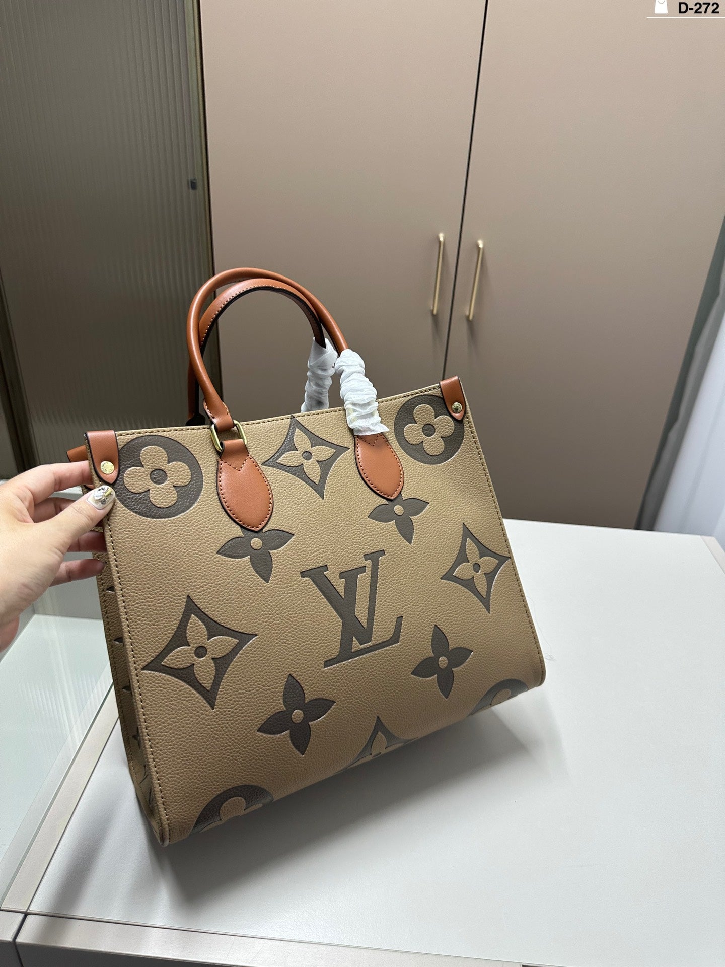 louis new arrival onthego tote bag size: 32.15.27 cm