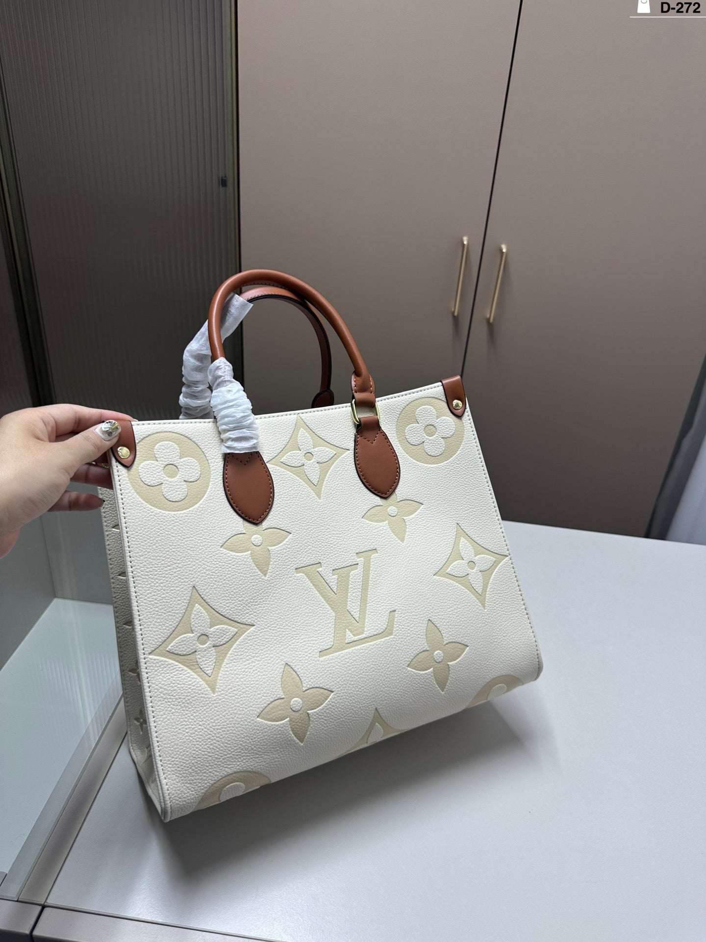 louis new arrival onthego tote bag size: 32.15.27 cm