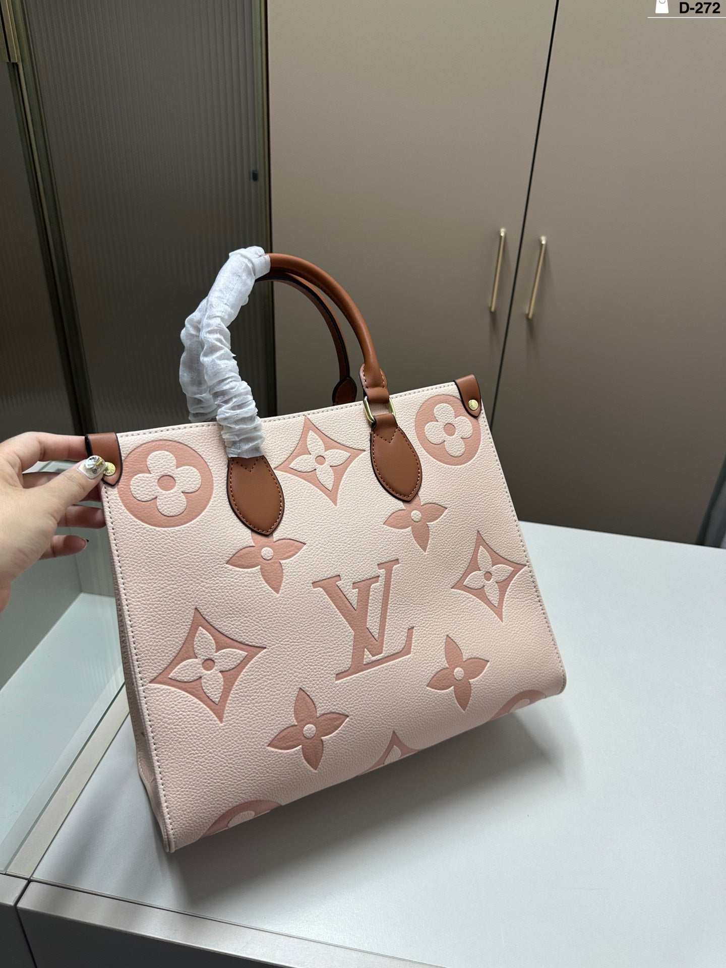 louis new arrival onthego tote bag size: 32.15.27 cm