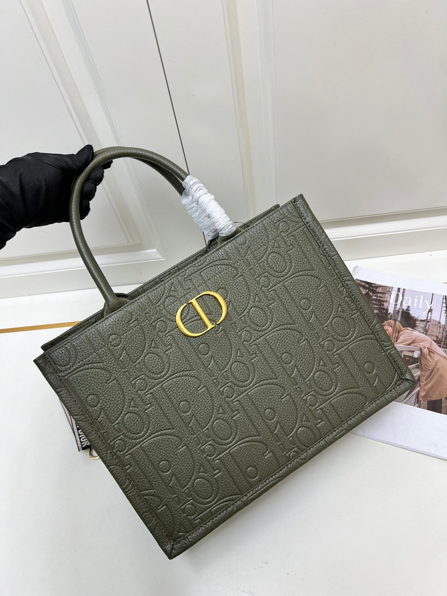 D new arrival book tote bag size: 36.5*28*17.5cm top quality