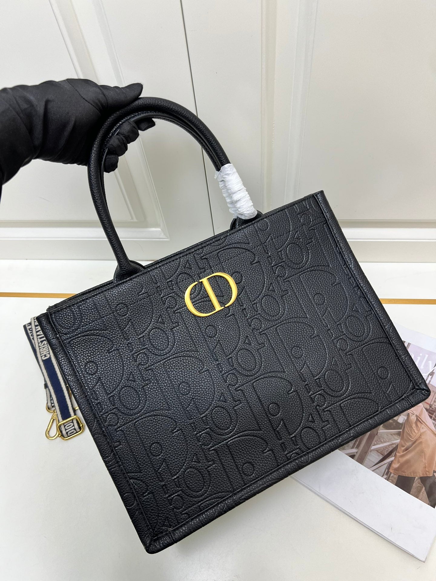 D new arrival book tote bag size: 36.5*28*17.5cm top quality