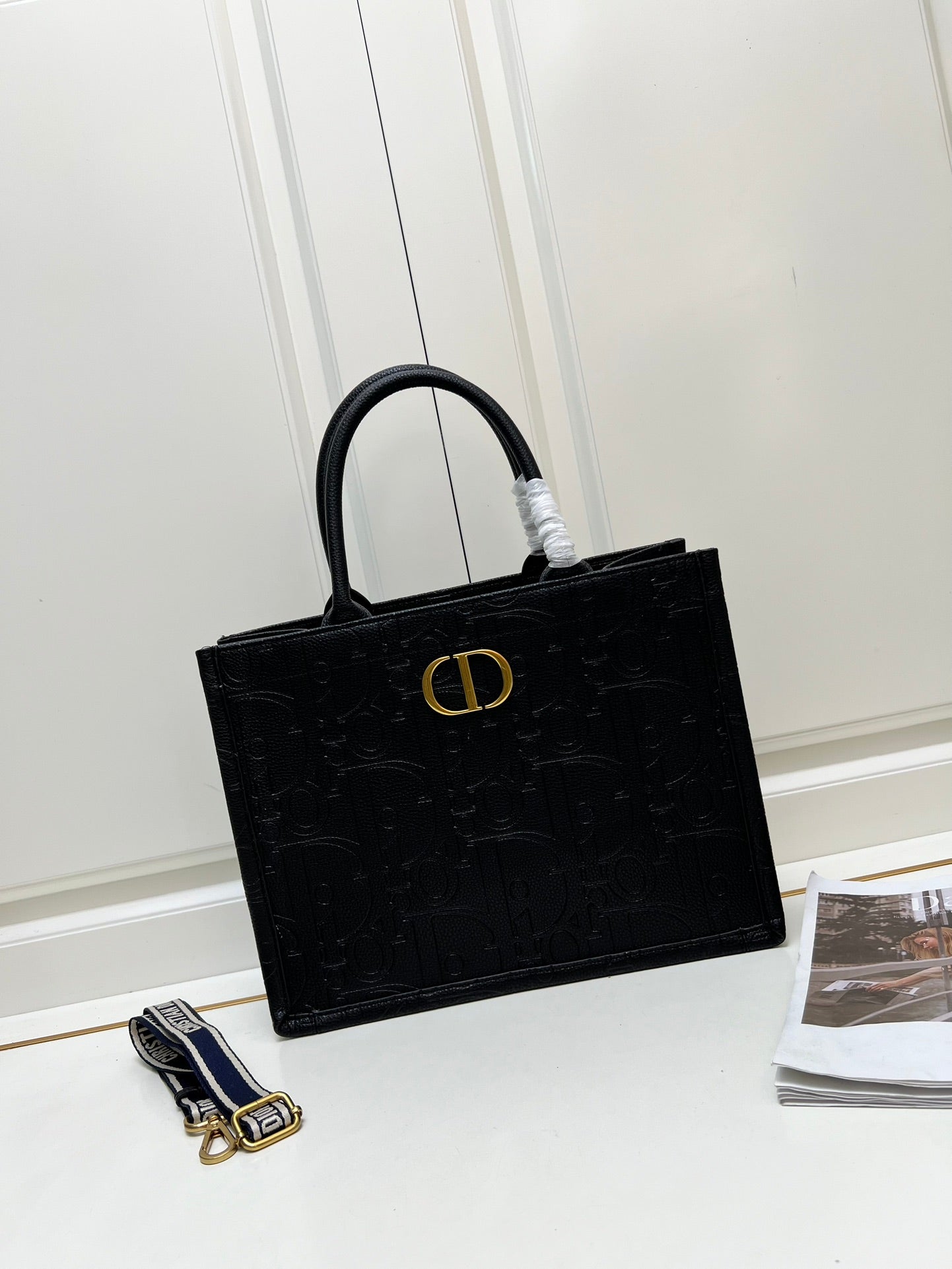 D new arrival book tote bag size: 36.5*28*17.5cm top quality