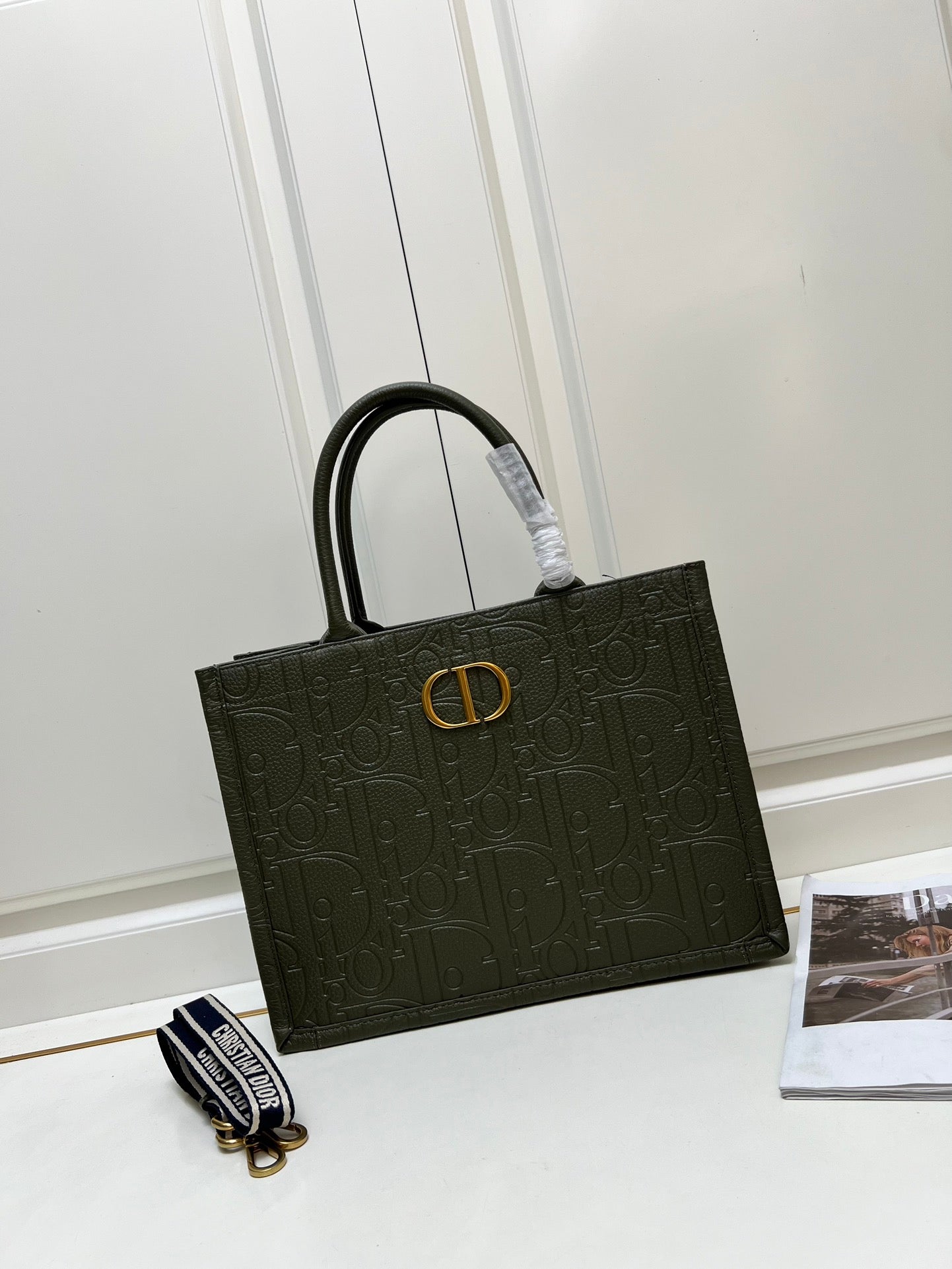 D new arrival book tote bag size: 36.5*28*17.5cm top quality