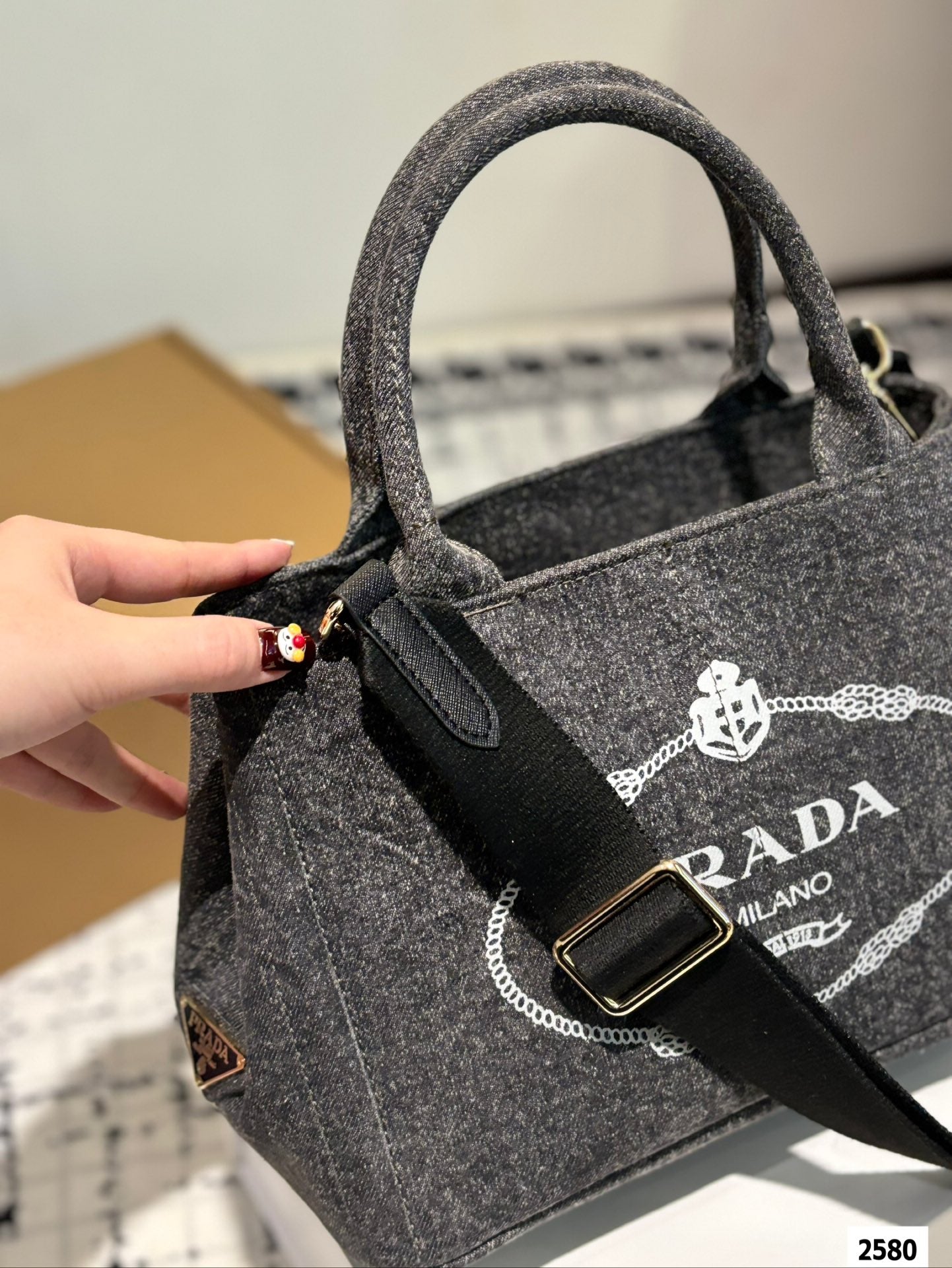 Pra new arrival tote bag size:30 * 19 cm