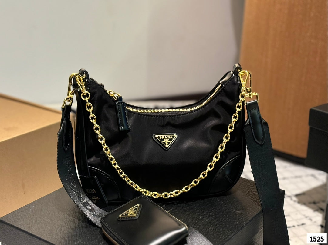 Pra new arrival hobo bag size:22 * 16cm