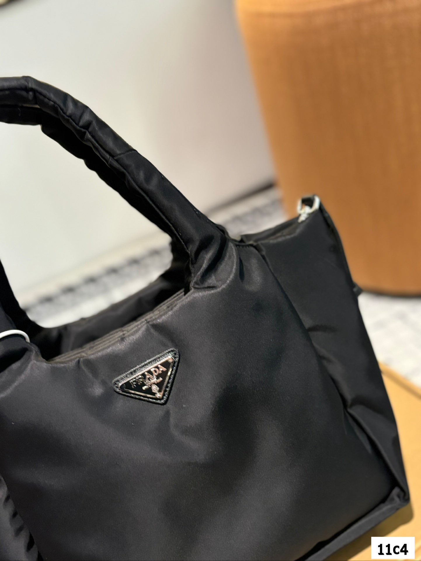 Pra new arrivla bucket tote bag size:30 * 26 cm