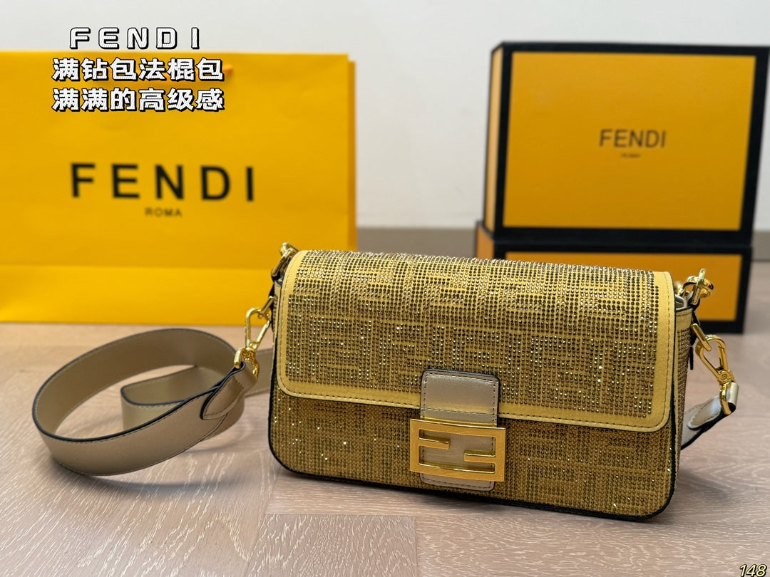 Fen new arrival Baguette Chain bag size；26*15 cm