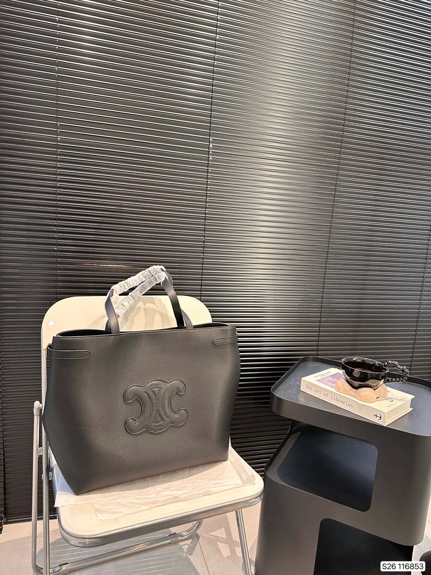 Ce new arrival 2025 tote bag size: 33 * 30 cm