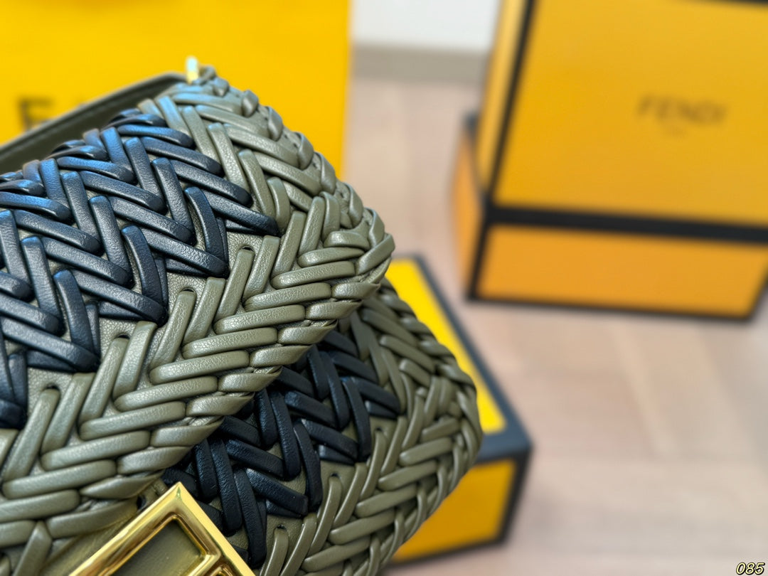 Fen new arrival Baguette bag size: 26 * 15 cm