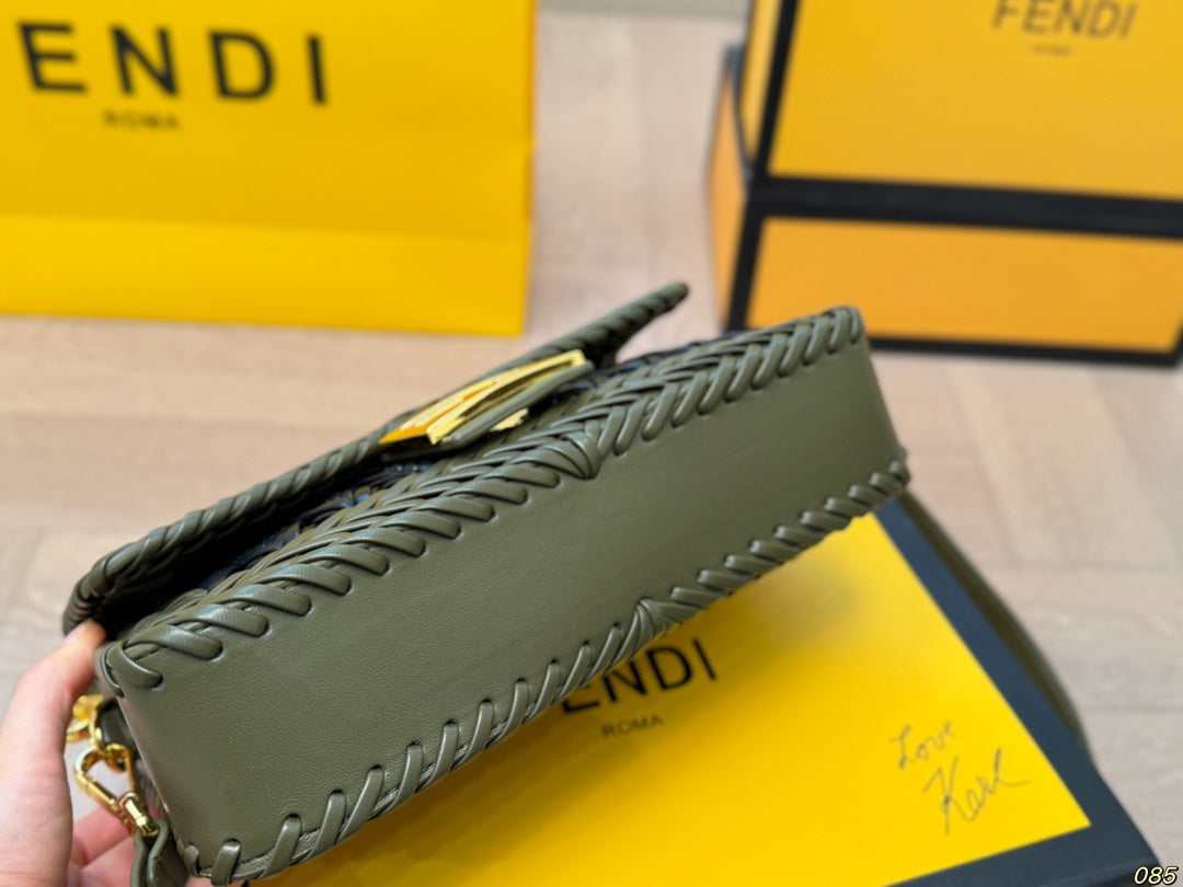 Fen new arrival Baguette bag size: 26 * 15 cm