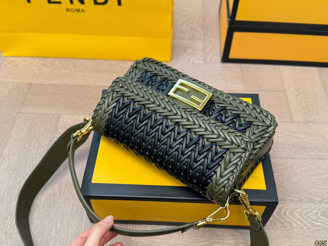 Fen new arrival Baguette bag size: 26 * 15 cm