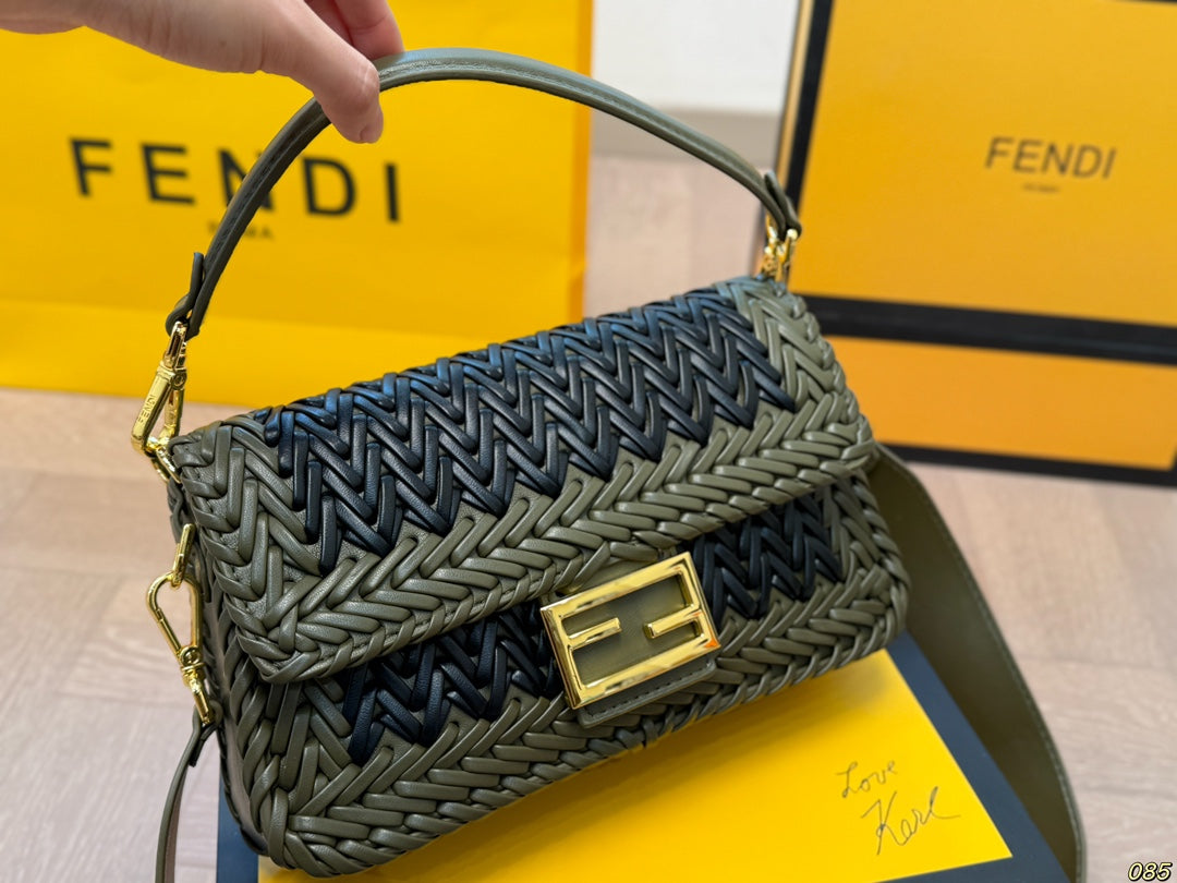 Fen new arrival Baguette bag size: 26 * 15 cm