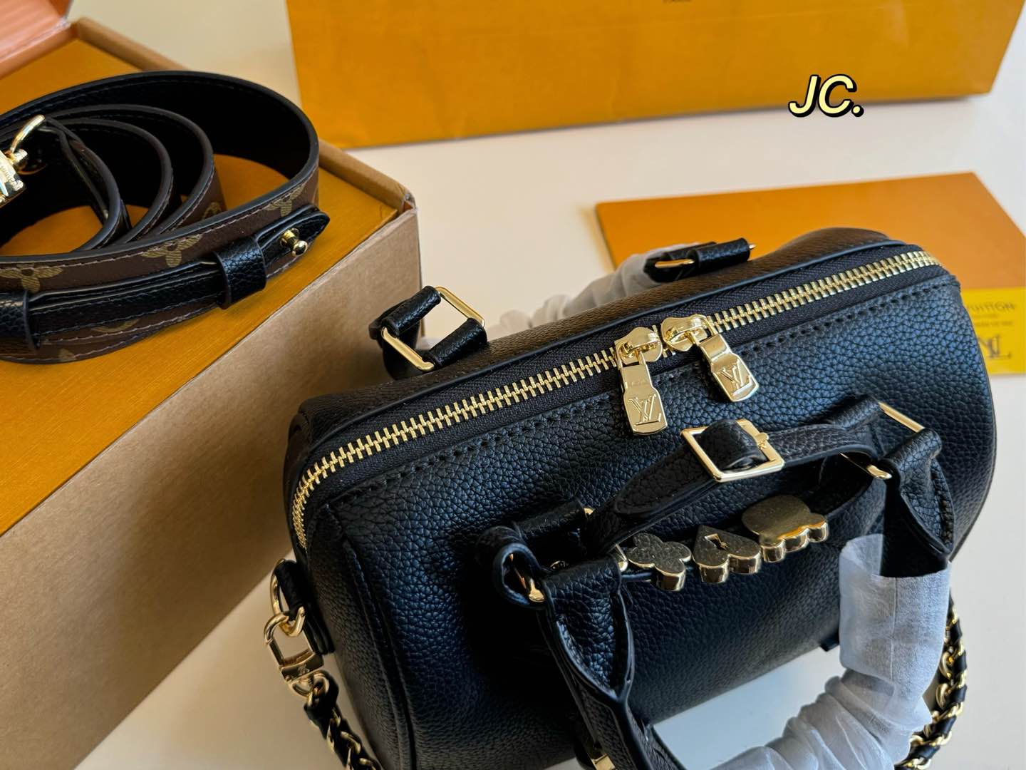 Louis new arrival speedy bag size: 20*15 cm