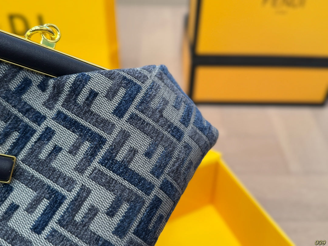 Fen new arrival First bag size: 23 * 17 cm