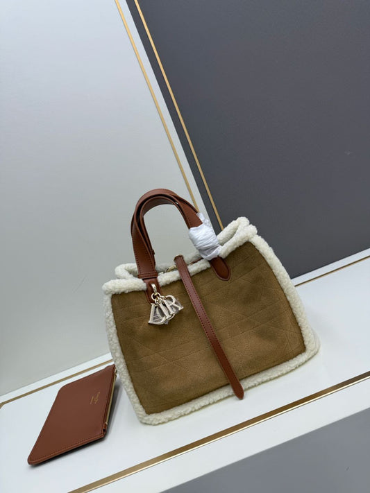 D new arrival groove bag size:29*19*21cm