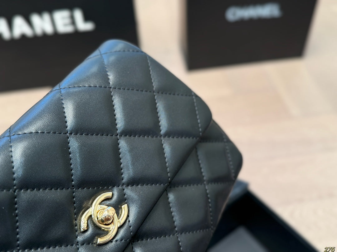 Cc 2025 new arrival chain bag size:22 * 15 cm