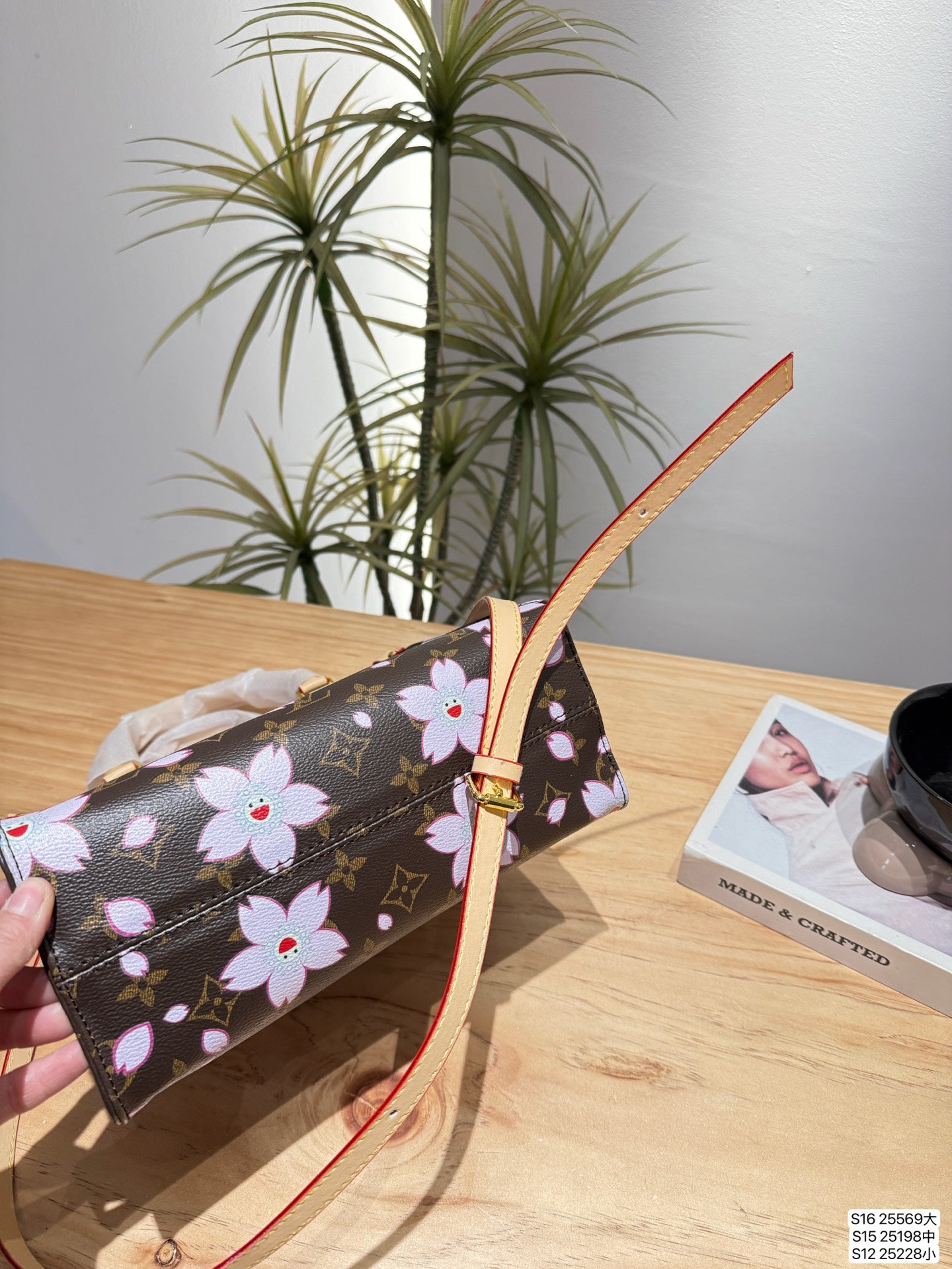 Louis 25s new arrival onthego tote bag