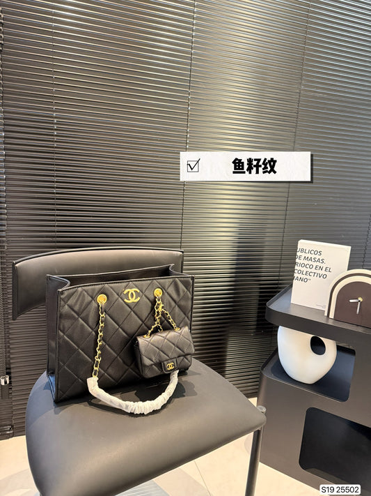 Cc new arrival tote bag size:30 * 24 cm