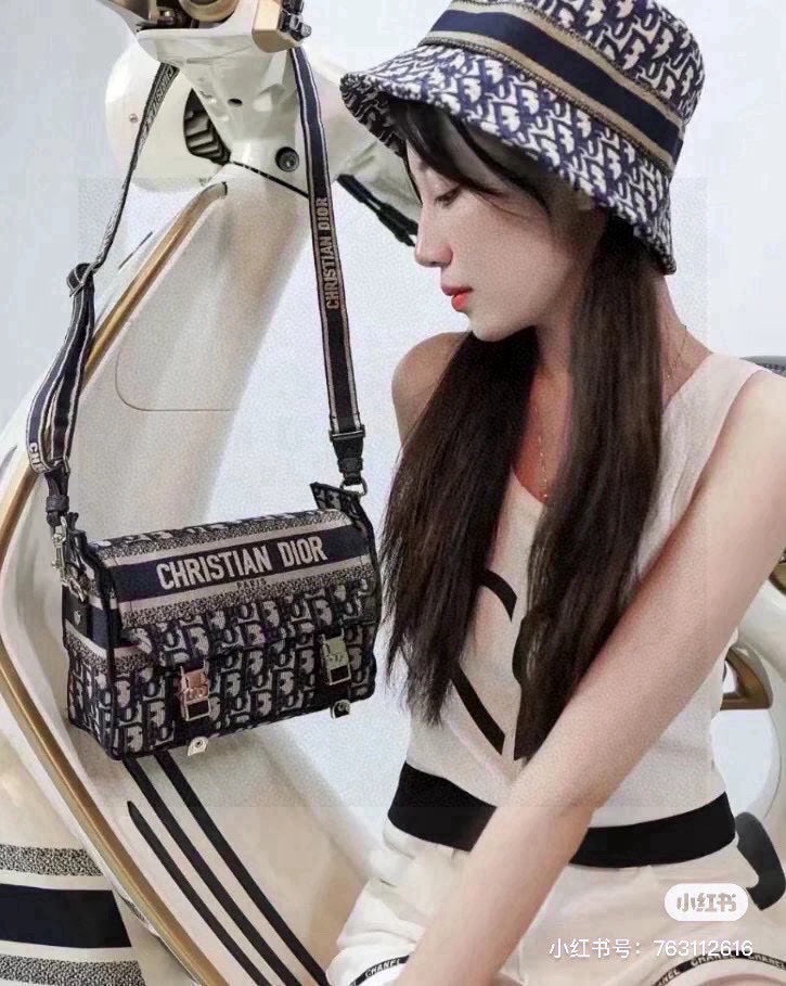 D new arrival Camp mini bag size: 23*15*8cm