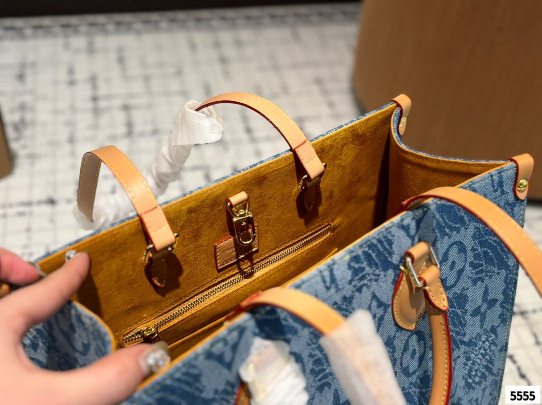 Louis new arrival Onthego denim tote bag size: 35*28*14 cm