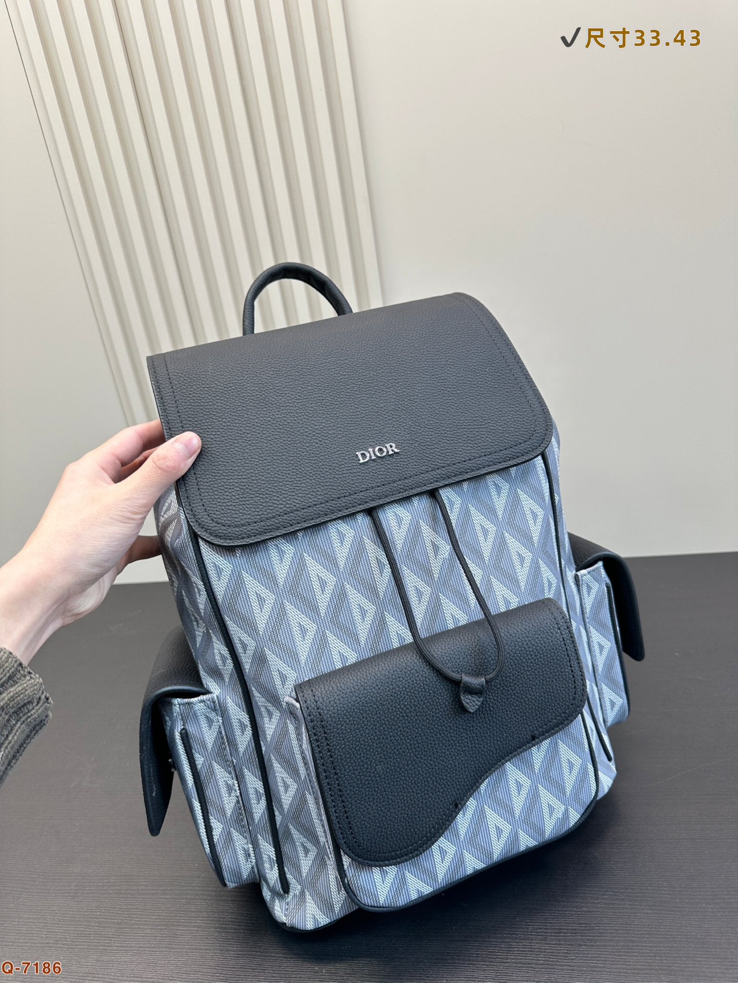 D new arrival backpack bag size: 33*43cm