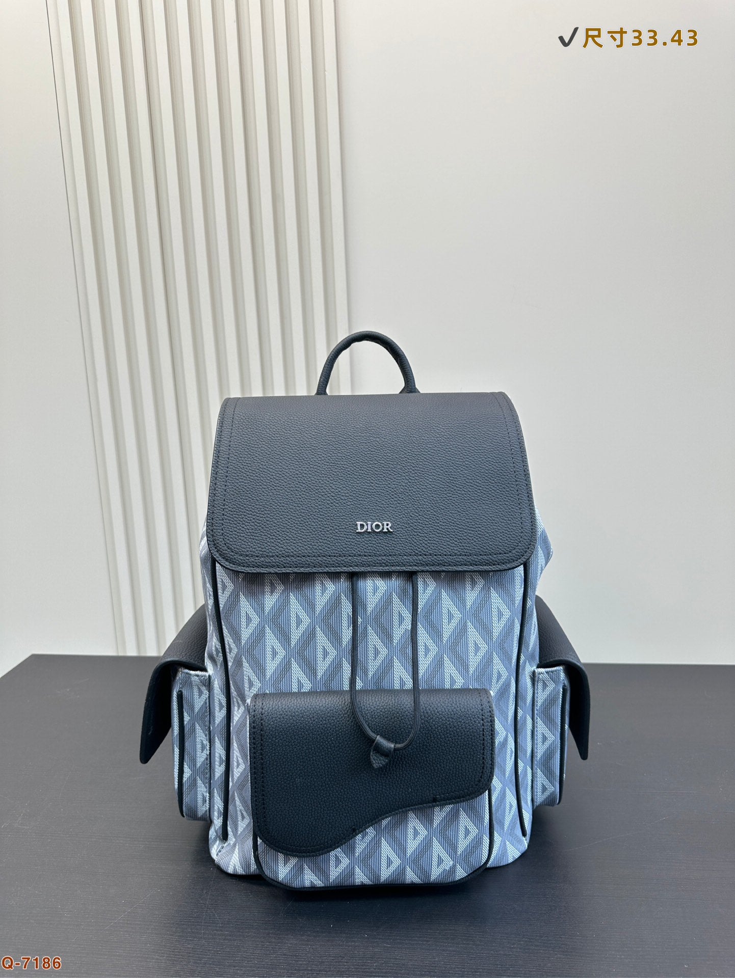 D new arrival backpack bag size: 33*43cm