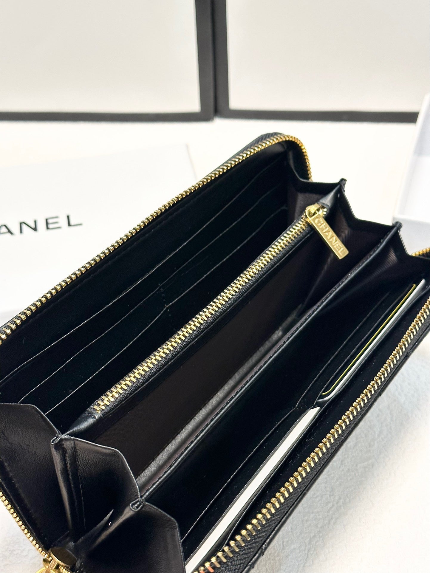 Cc new arrival leather wallet size: 19*10 cm