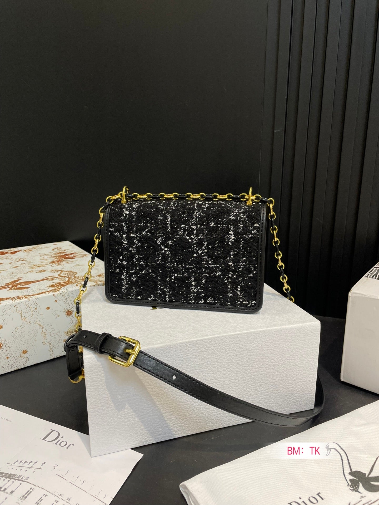 D new arrival Montaigne bag size:19 * 13 cm