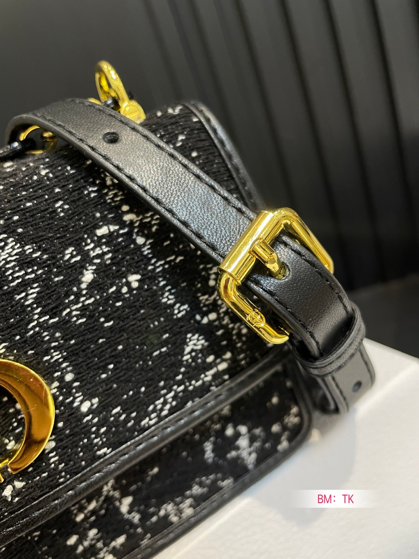 D new arrival Montaigne bag size:19 * 13 cm