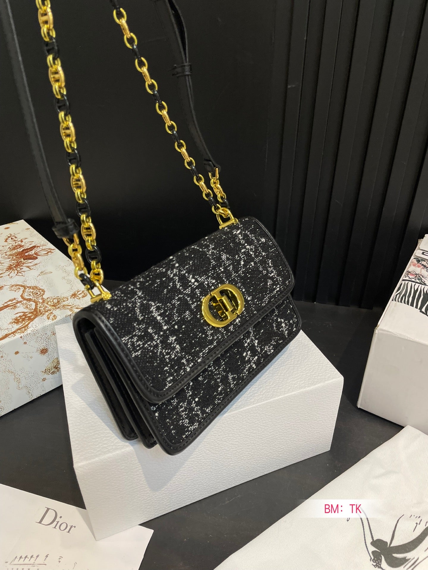 D new arrival Montaigne bag size:19 * 13 cm