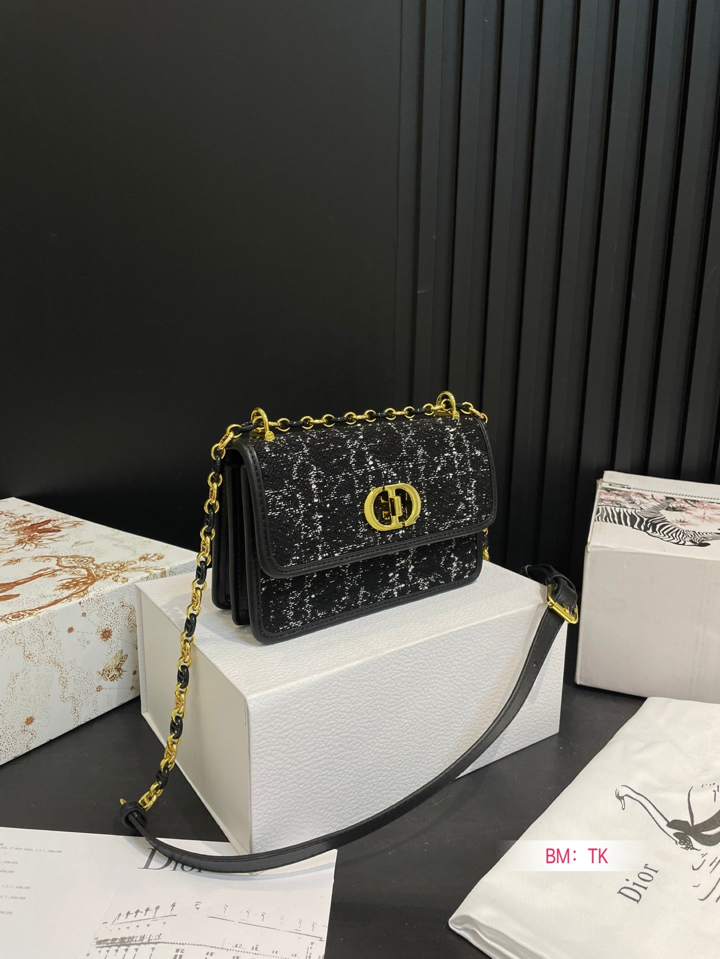 D new arrival Montaigne bag size:19 * 13 cm