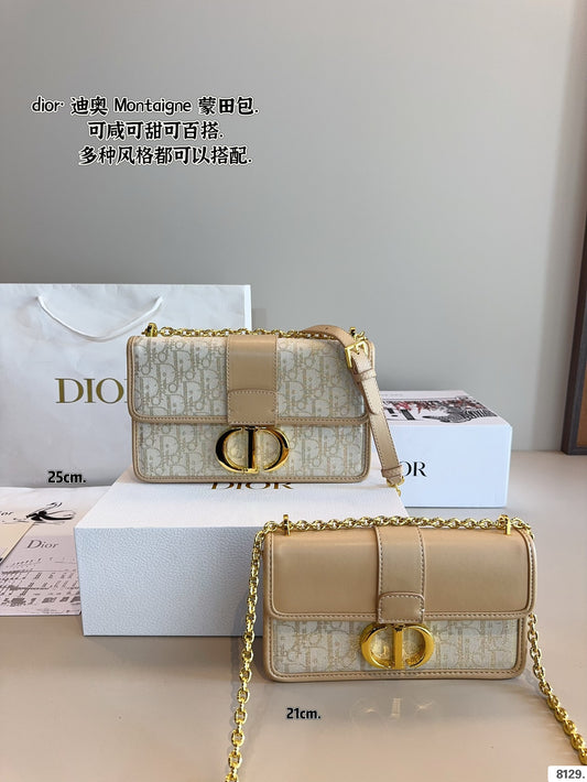 D new arrival Montaigne bag size: 25/21cm