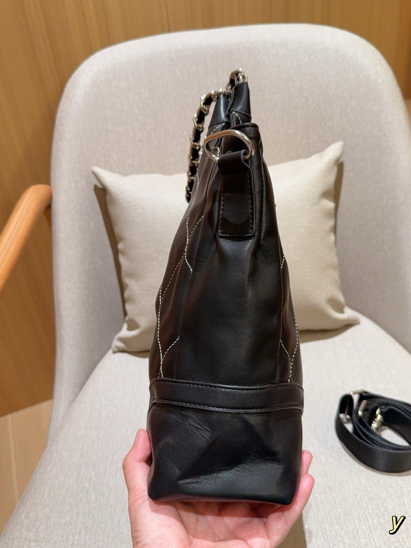 Cc new arriva 25s tote bag size: 32*29*11