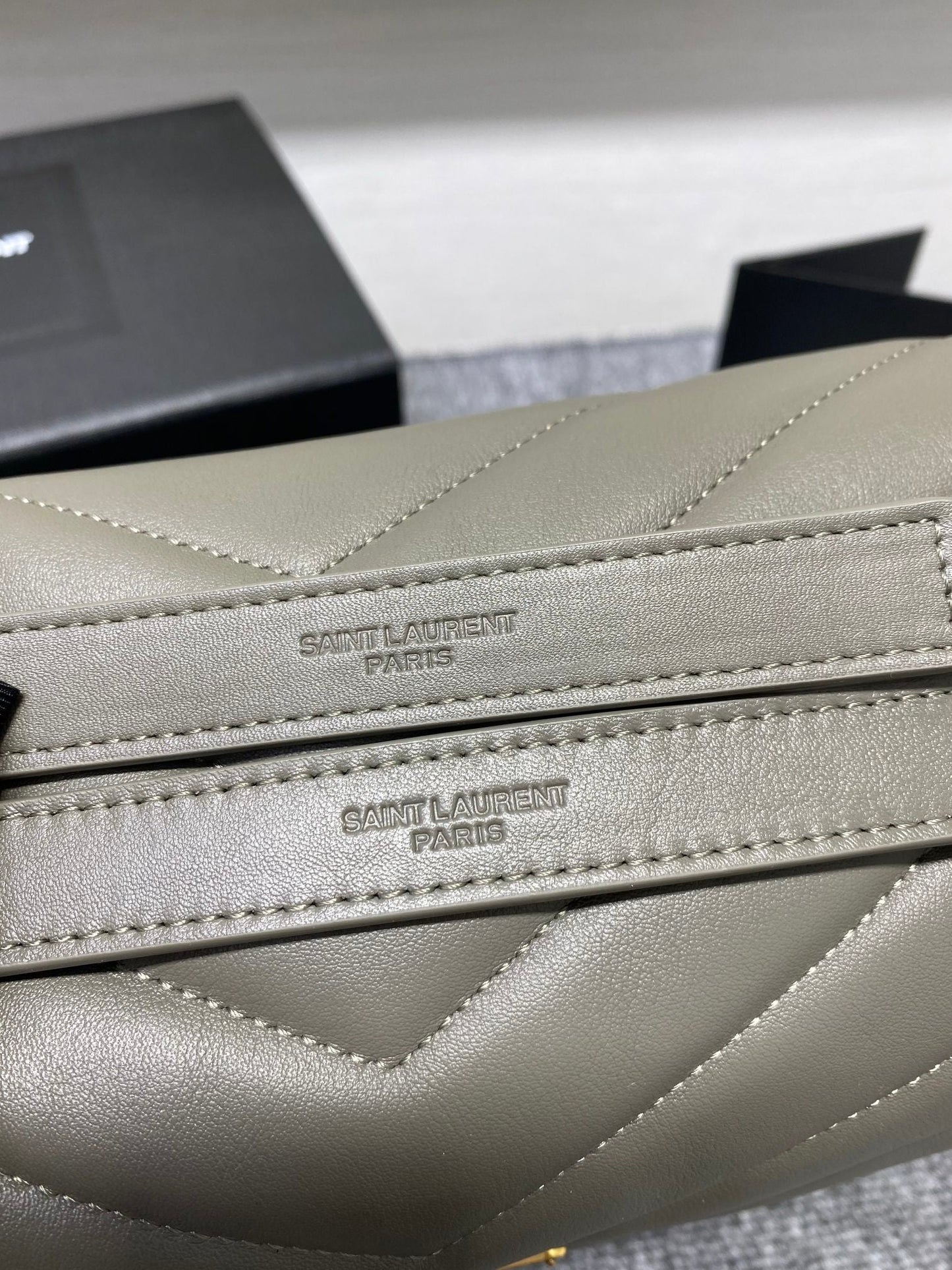 Y Loulou Medium Chain Bag In Y Leather