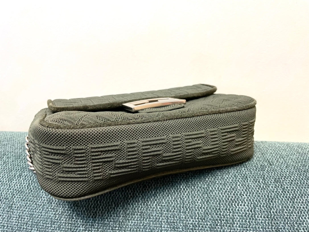 Fd Midi Baguette Chain Bag