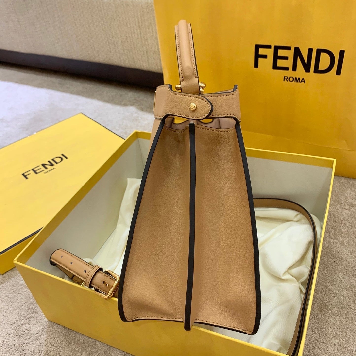 Fd Peekaboo  Small iseeu Bag