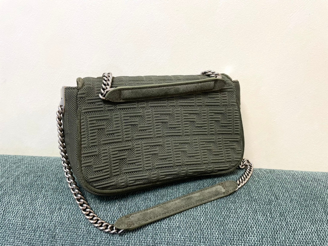 Fd Midi Baguette Chain Bag