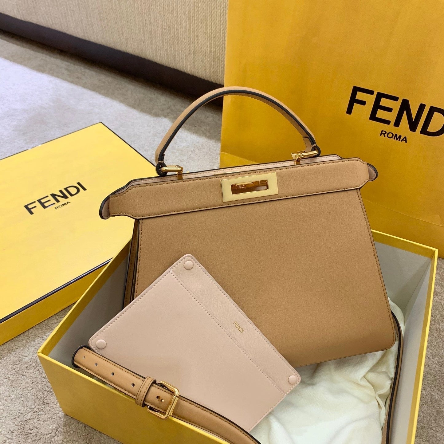 Fd Peekaboo  Small iseeu Bag
