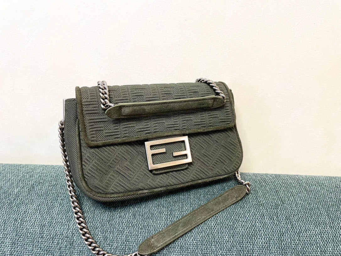Fd Midi Baguette Chain Bag