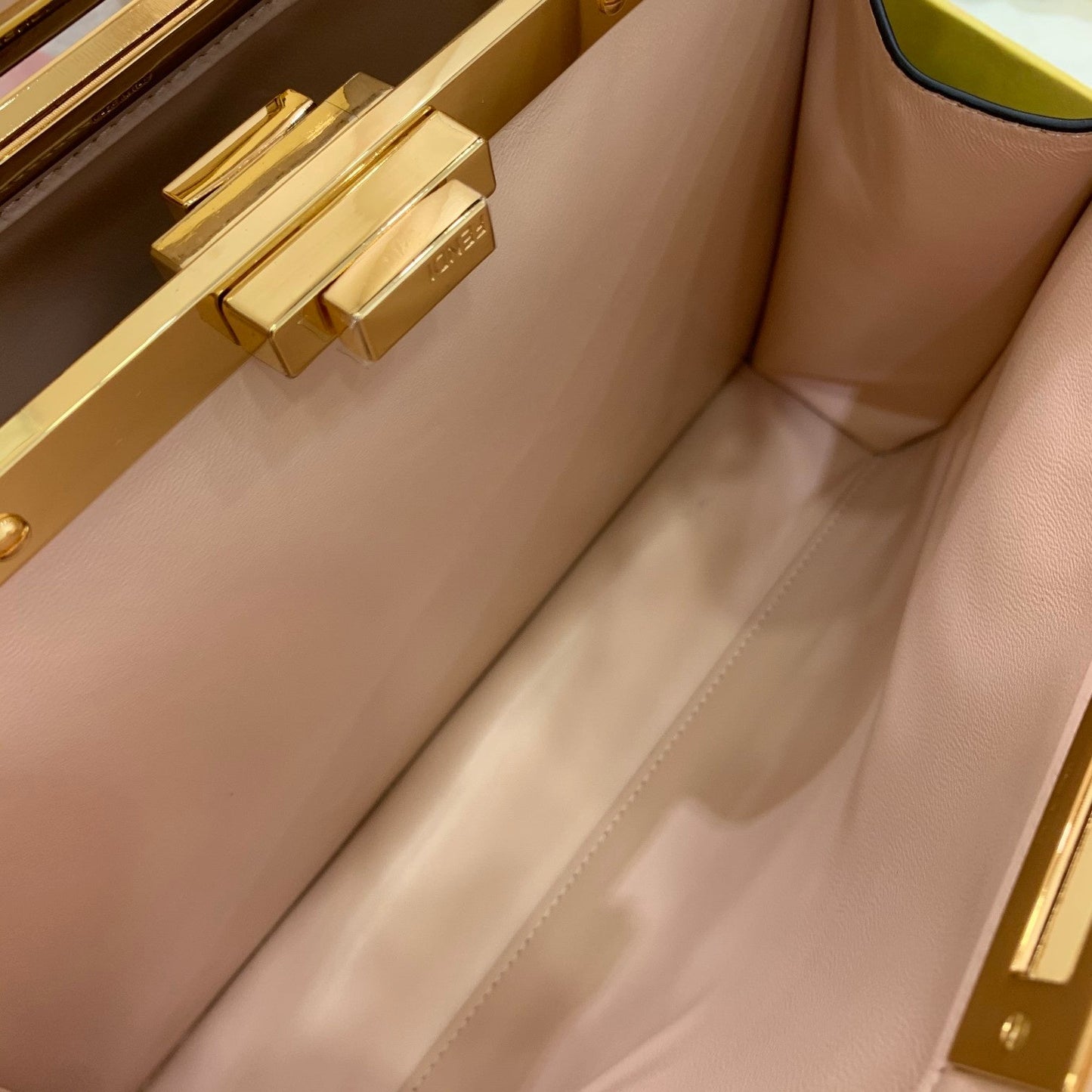 Fd Peekaboo  Small iseeu Bag