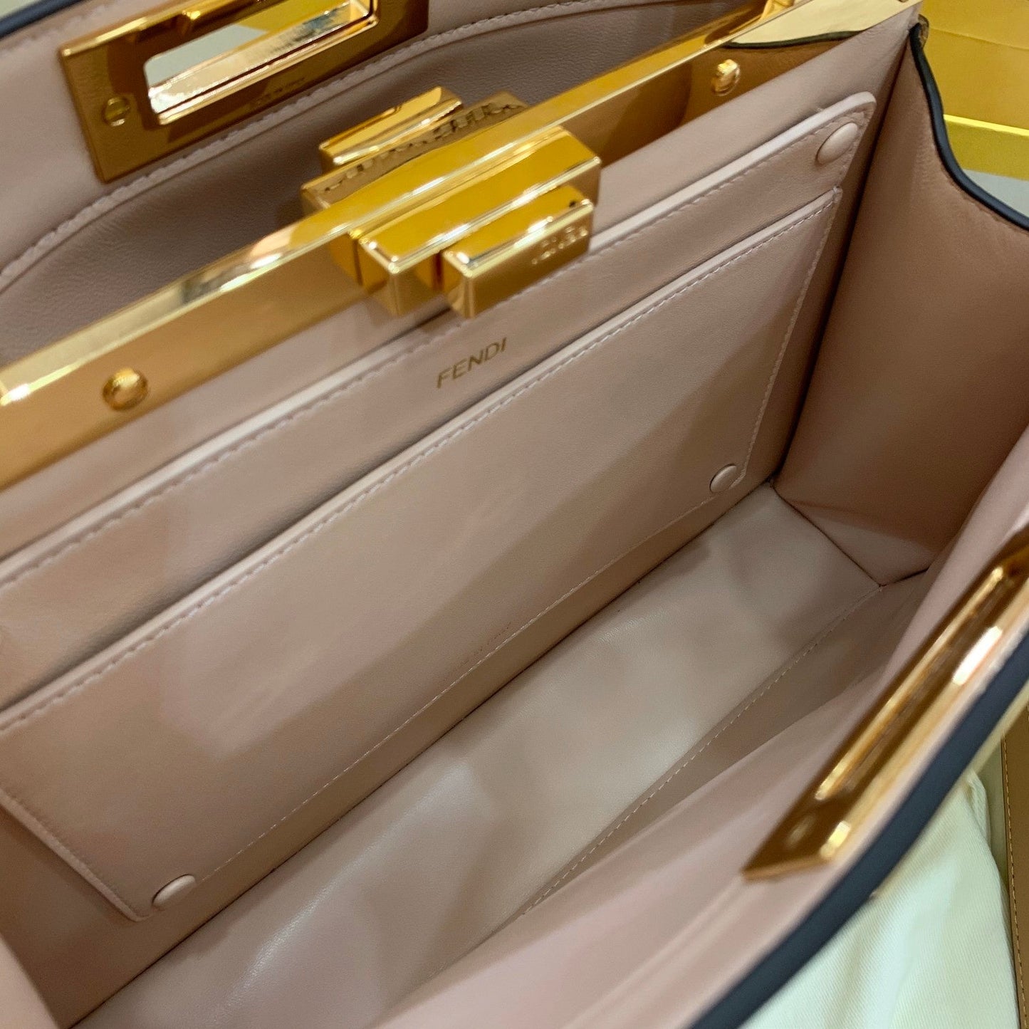 Fd Peekaboo  Small iseeu Bag