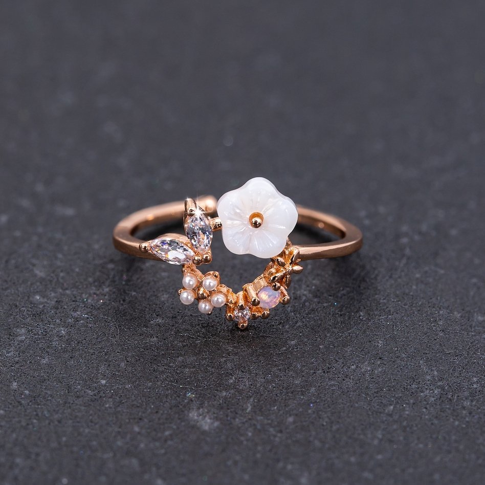 Aquarius Blooming Rose Gold Flower Ring