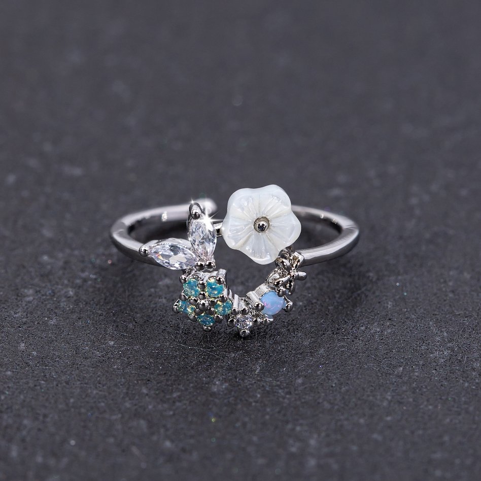Blooming Silver Flower Ring